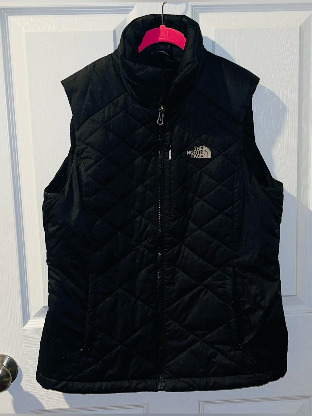 The North face women’s medium vest black zip quilted